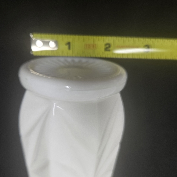 Vintage Hoosier Milk Glass Vase - Picture 4 of 7